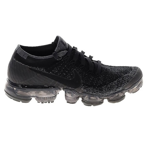 Nike Shoes - Nike Vapormax sneakers